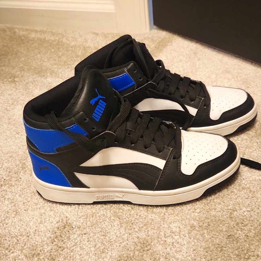 High too basketball sneakers